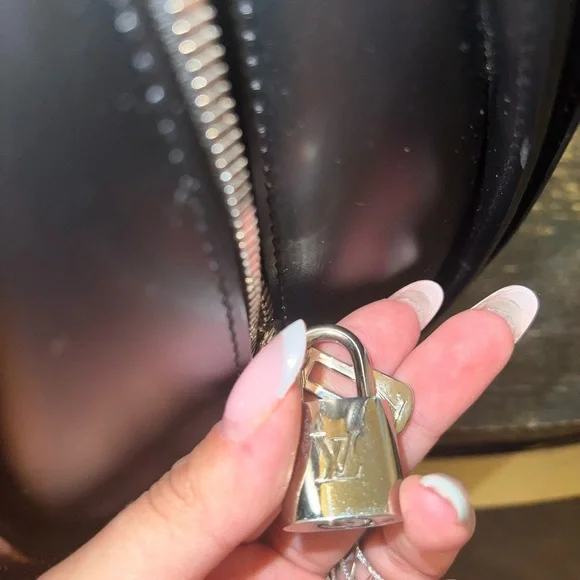 louis vuitton black leather handbag with wallet - Picture 6 of 9